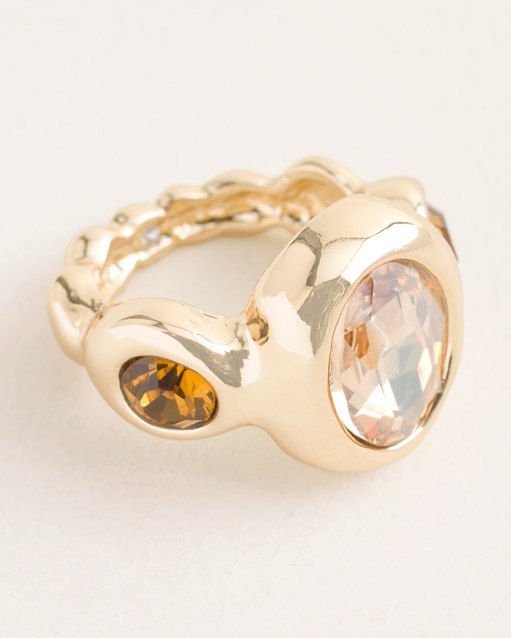 Champagne-Hued Ring