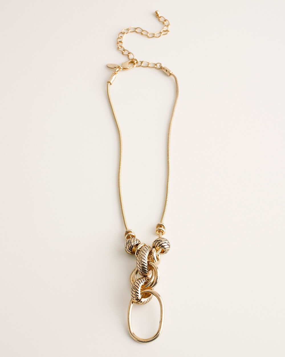 Short Goldtone Chainlink Pendant Necklace