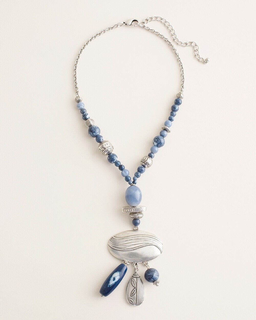 Short Beaded Blue Pendant Necklace