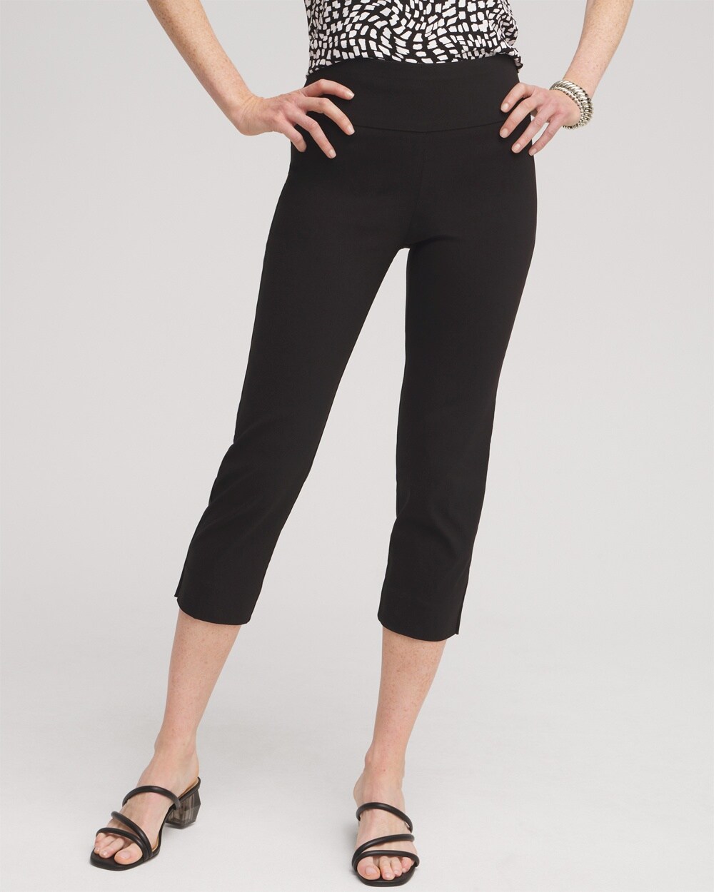 Wide Waistband Vented Pull-on Capris