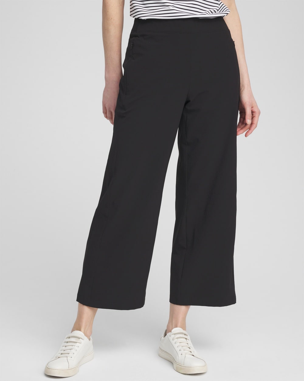 Shop Chico's Wide Leg Crops In Black Size 4 |  Zenergy