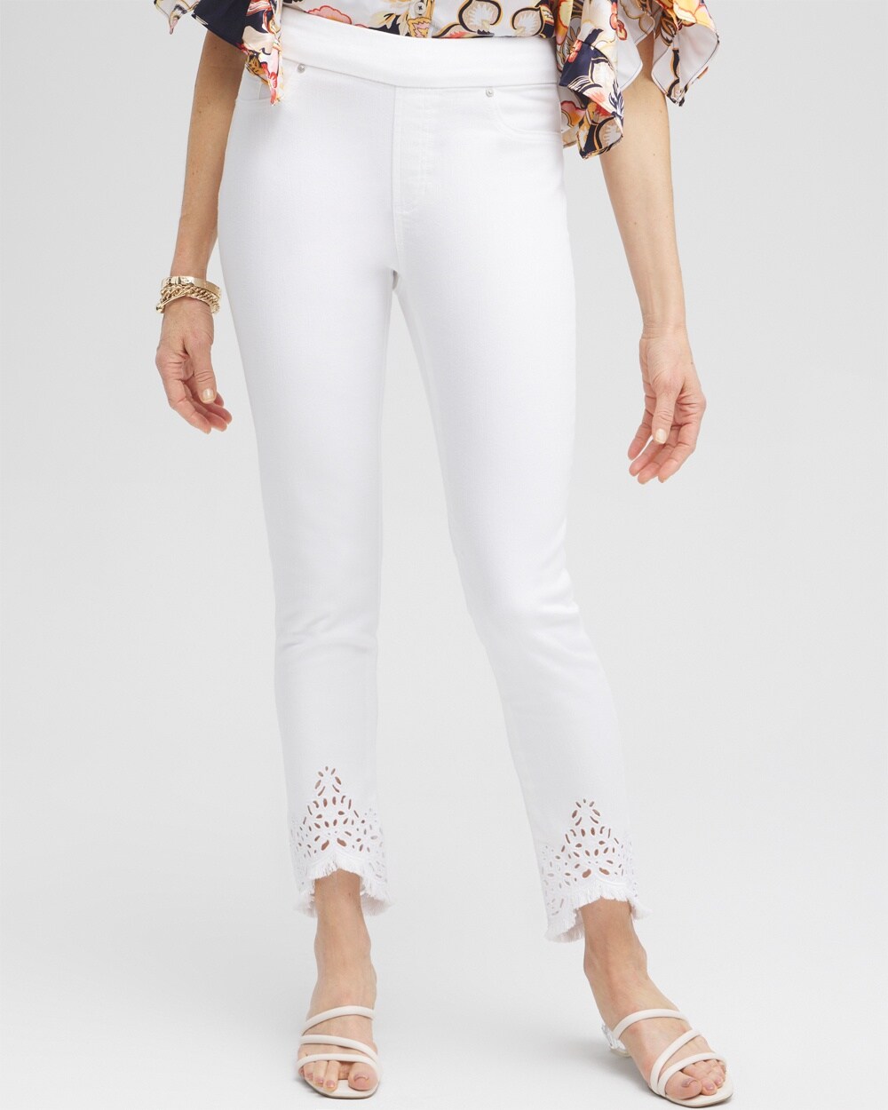 Chico's Eyelet Tulip Hem Pull-on Ankle Jeggings In White Size 6p |