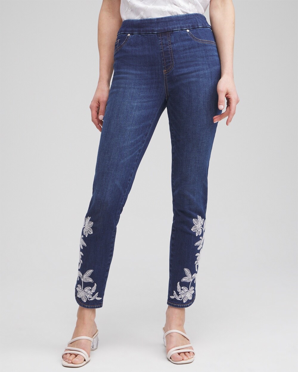 Chico's Embroidered Pull-on Ankle Jeggings In Medium Wash Denim Size 4p/6p Petite |  In Morwenna Indigo