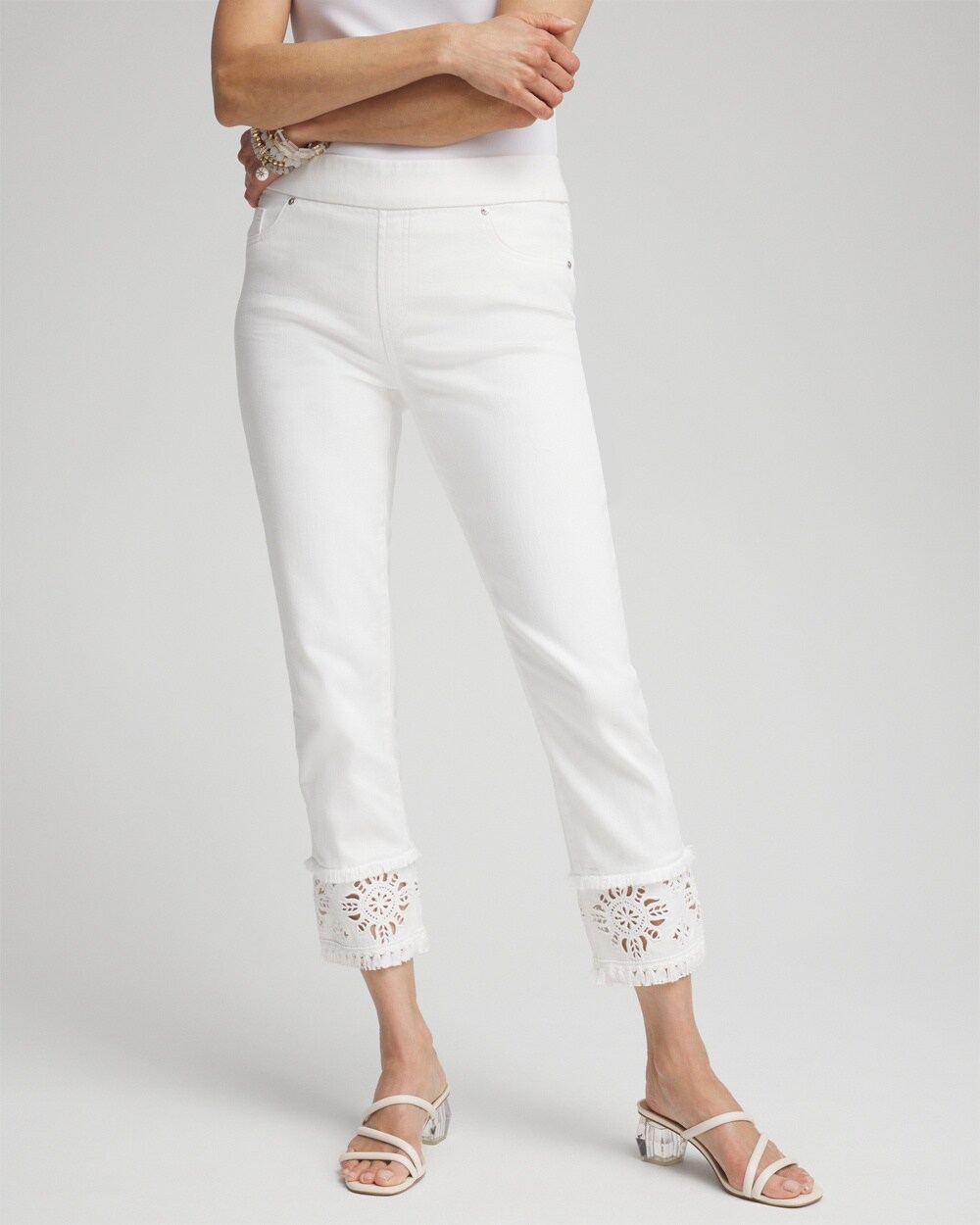 No Stain Embellished Pull-on Cropped Jeans