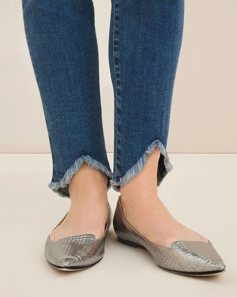 Frayed Hem Pull-On Jegging