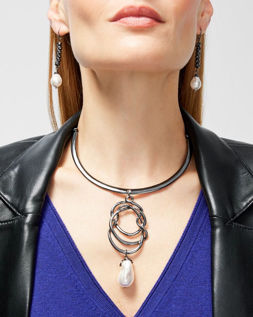 Faux Pearl Pendant Necklace