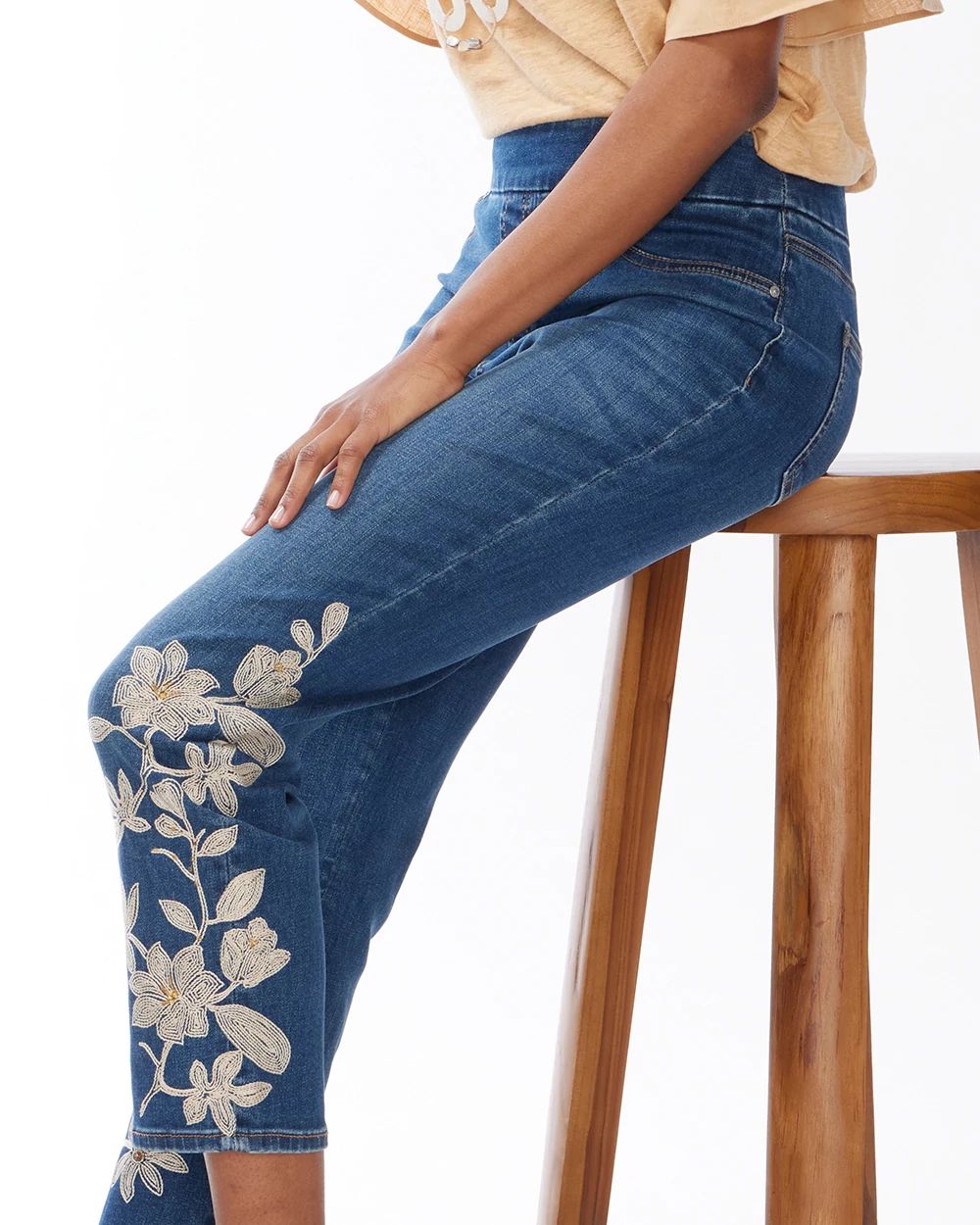 Floral Embellished Pull-On Crops
