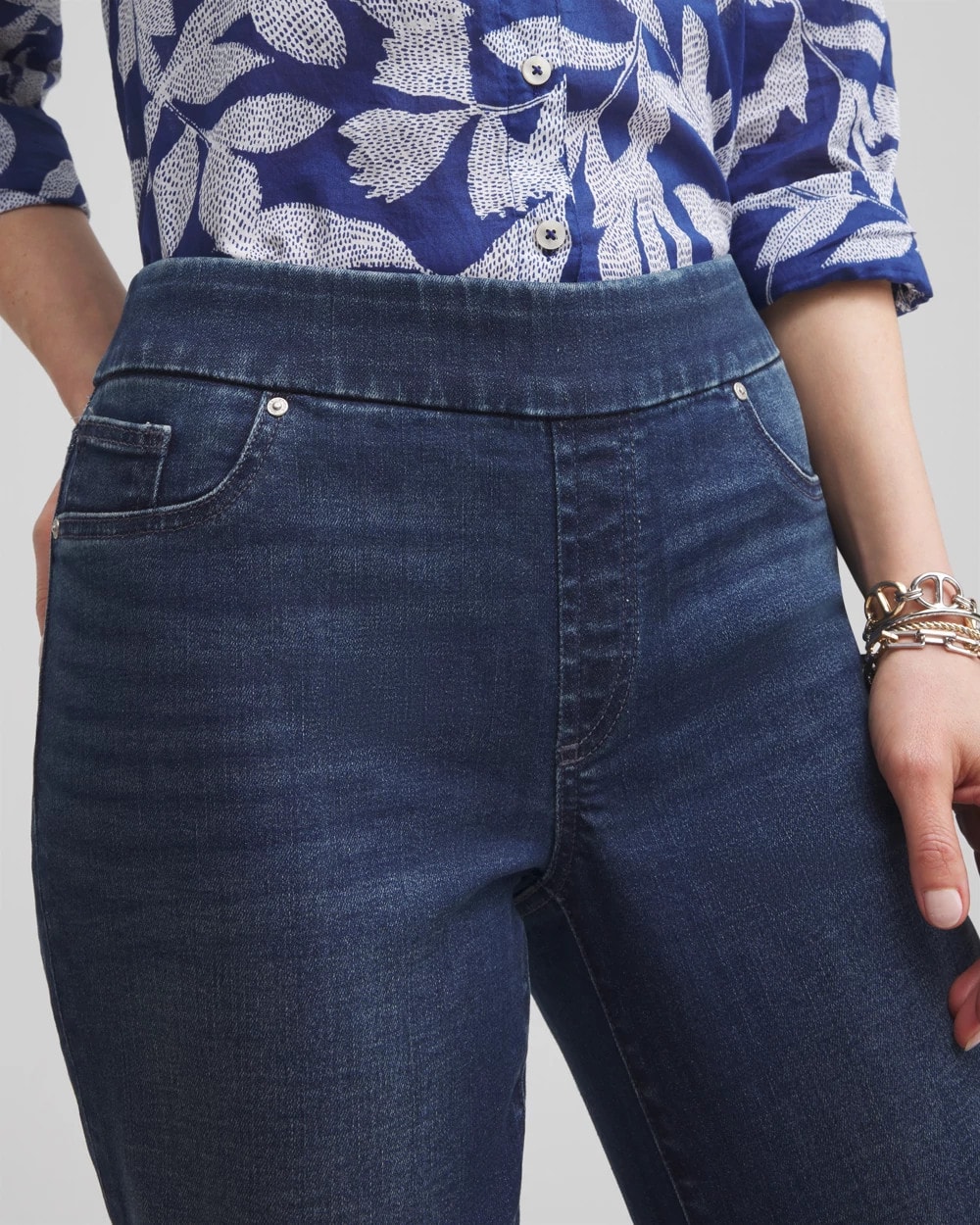 11" Pull-on Denim Shorts