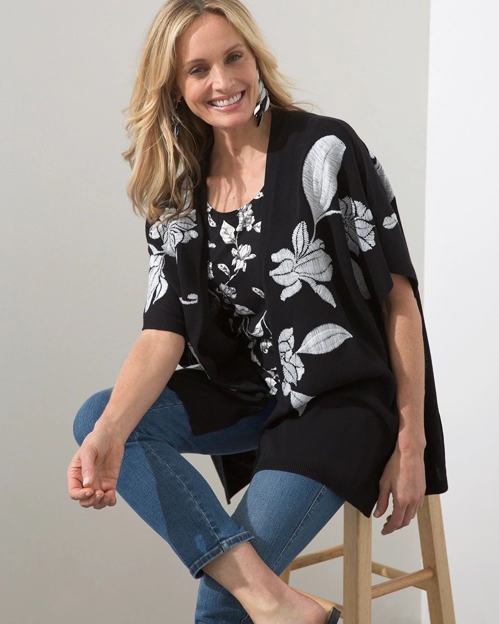 Embroidered Leaf Print Ruana