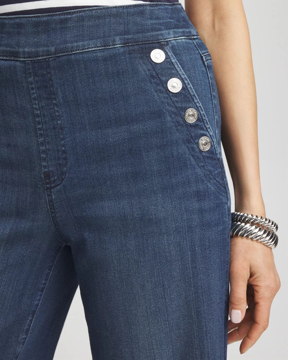 Petite Pull-On Wide Leg Ankle Jeans