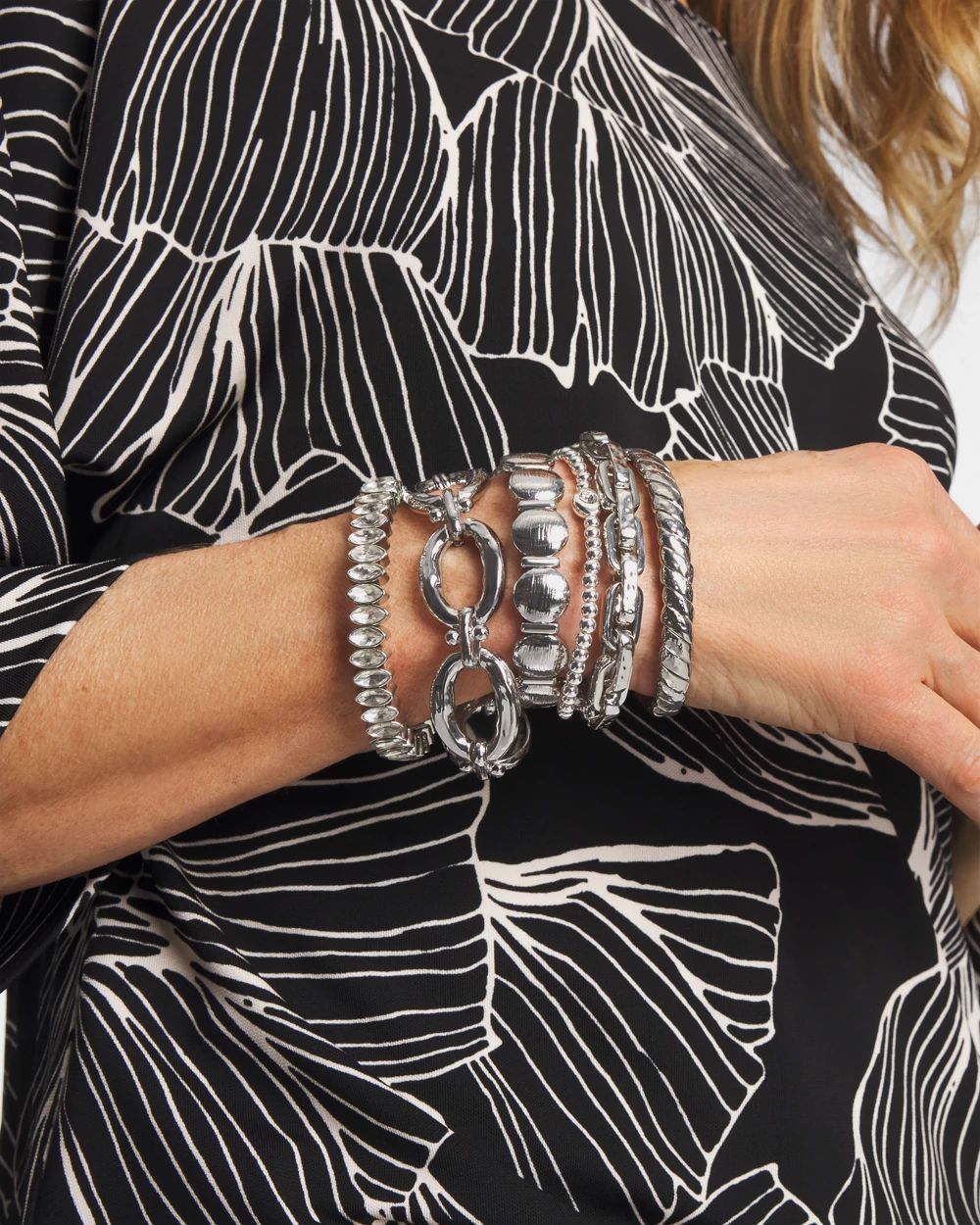 Silver Textured Circle Stretch Bracelet