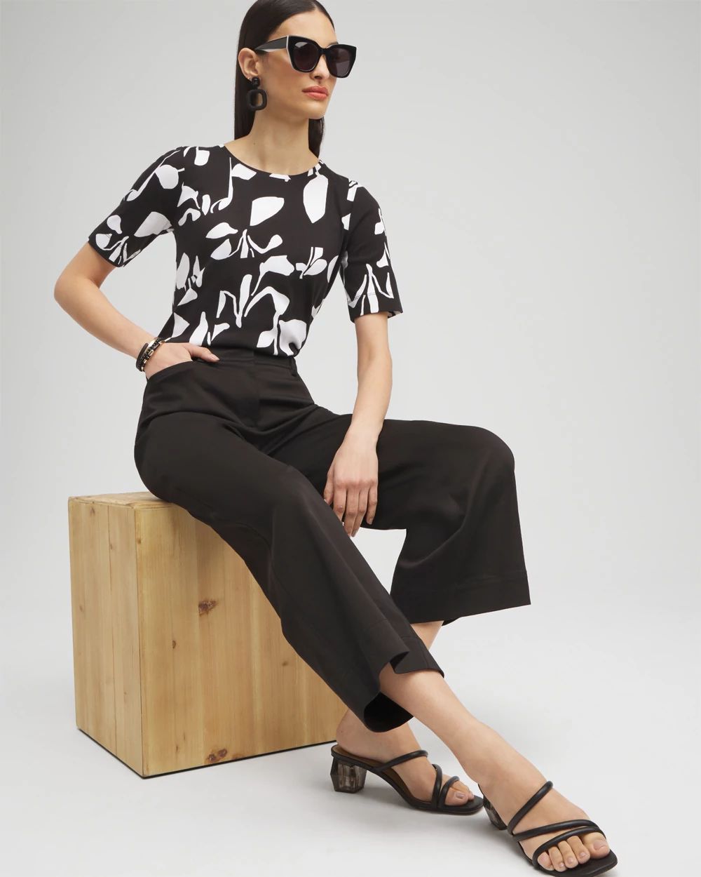 Abstract Everyday Elbow Sleeve Tee
