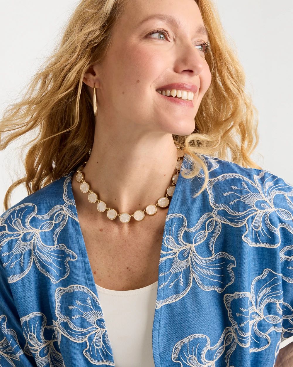 Pearlescent Rounded Collar Necklace