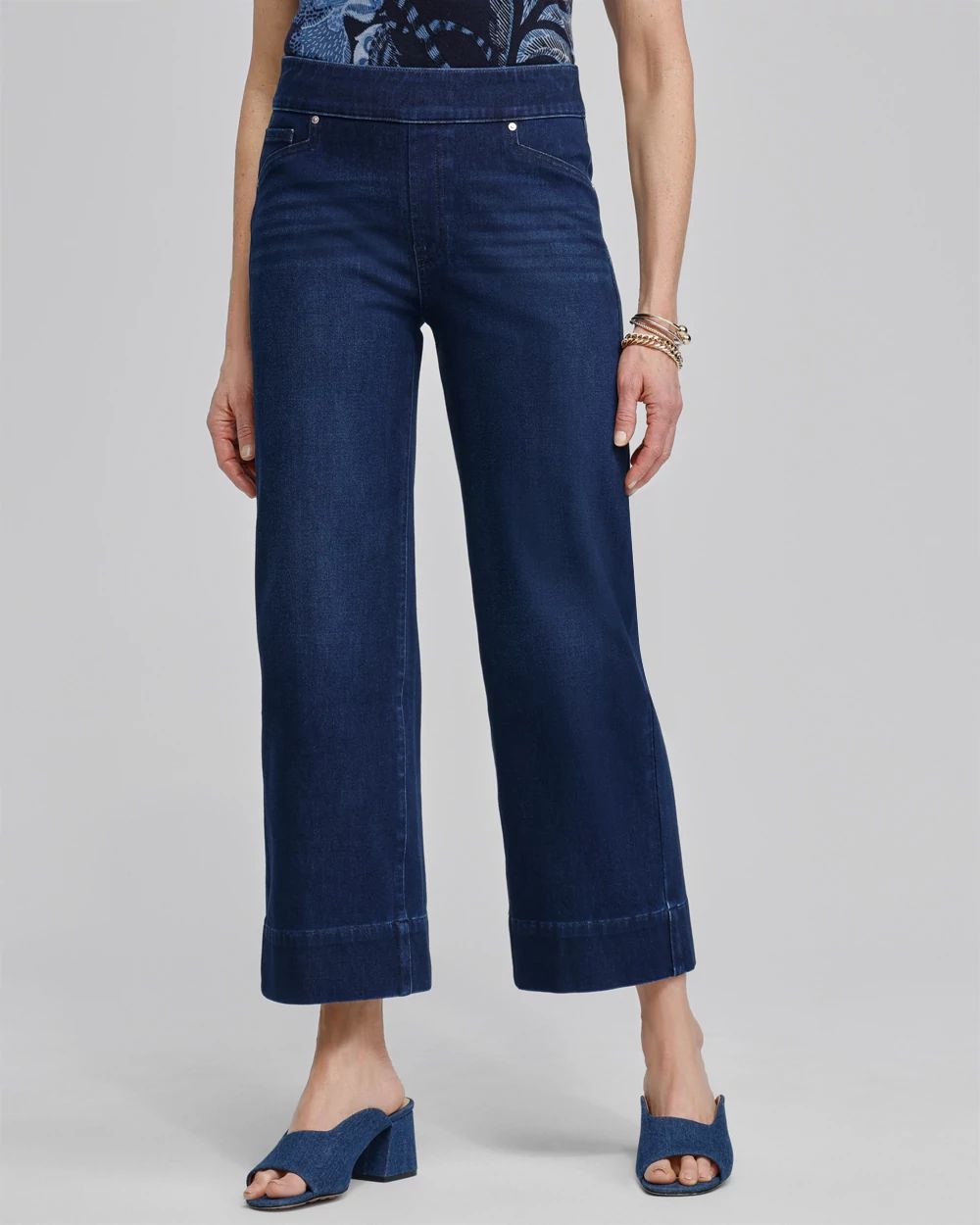 Petite Travelers Pull On Cropped Jeans