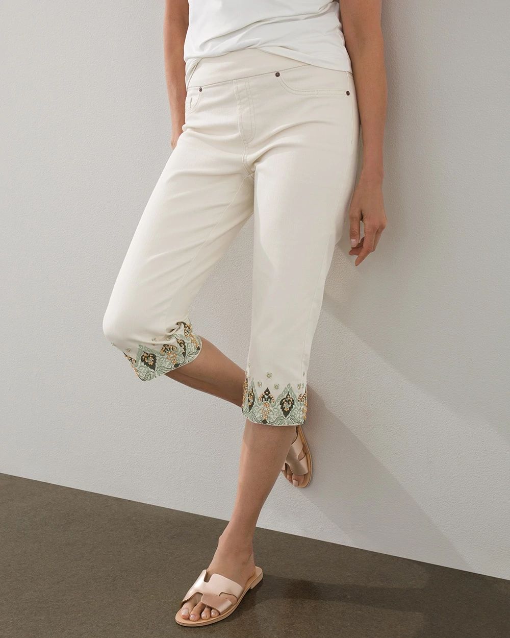 Beaded Hem 17" Pull-on Denim Capris
