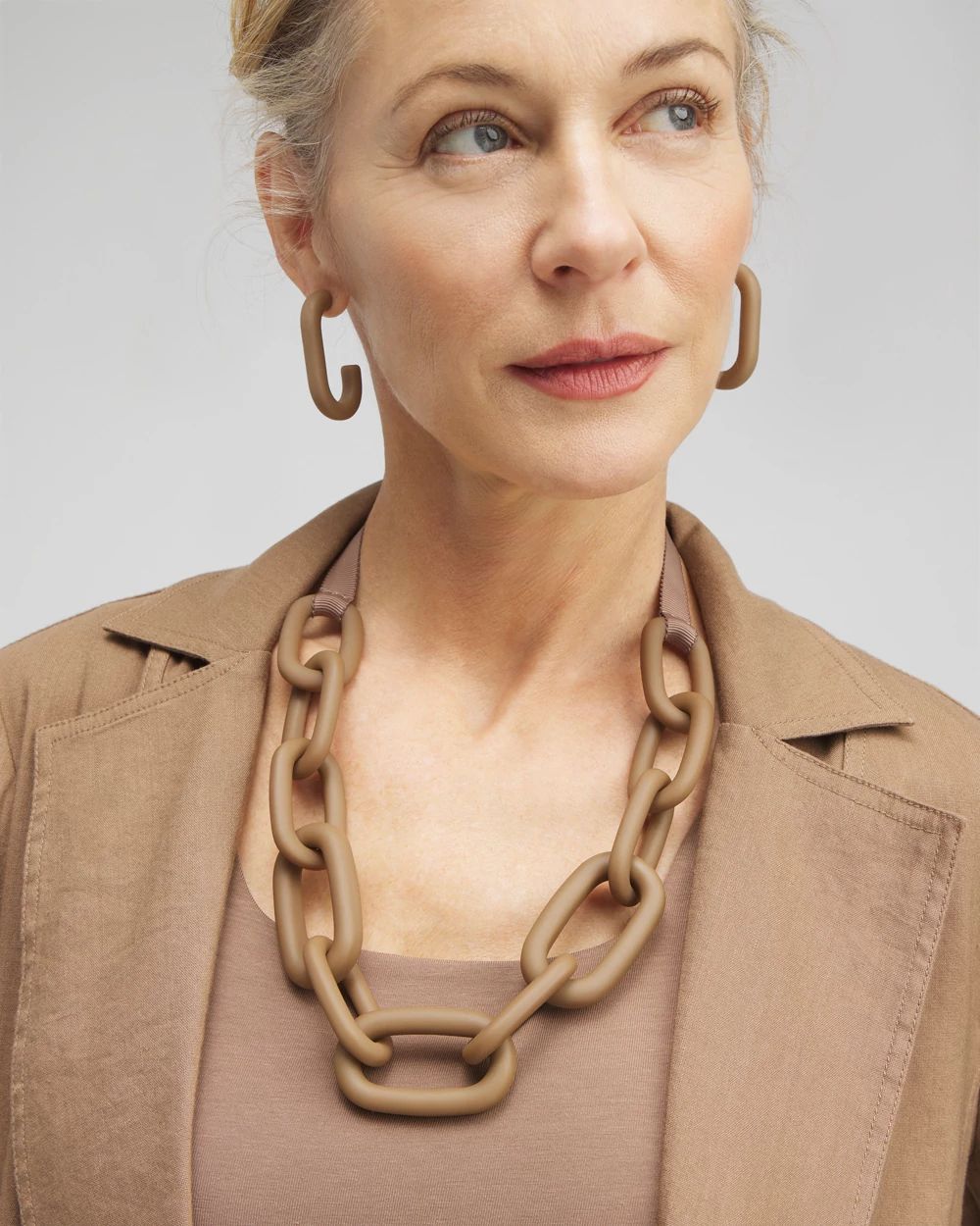 Neutral Links Necklace