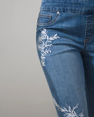 Embroidered Pull-On Capris