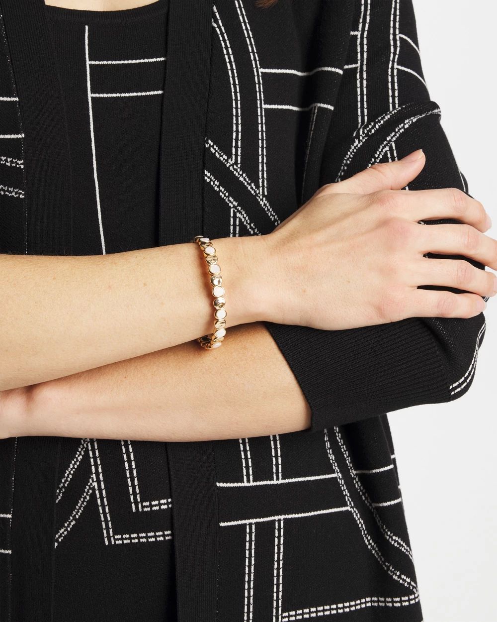 Pearl Mini Circle Stretch Bracelet click to view larger image.