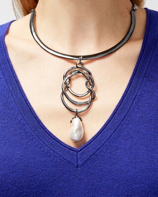 Faux Pearl Pendant Necklace