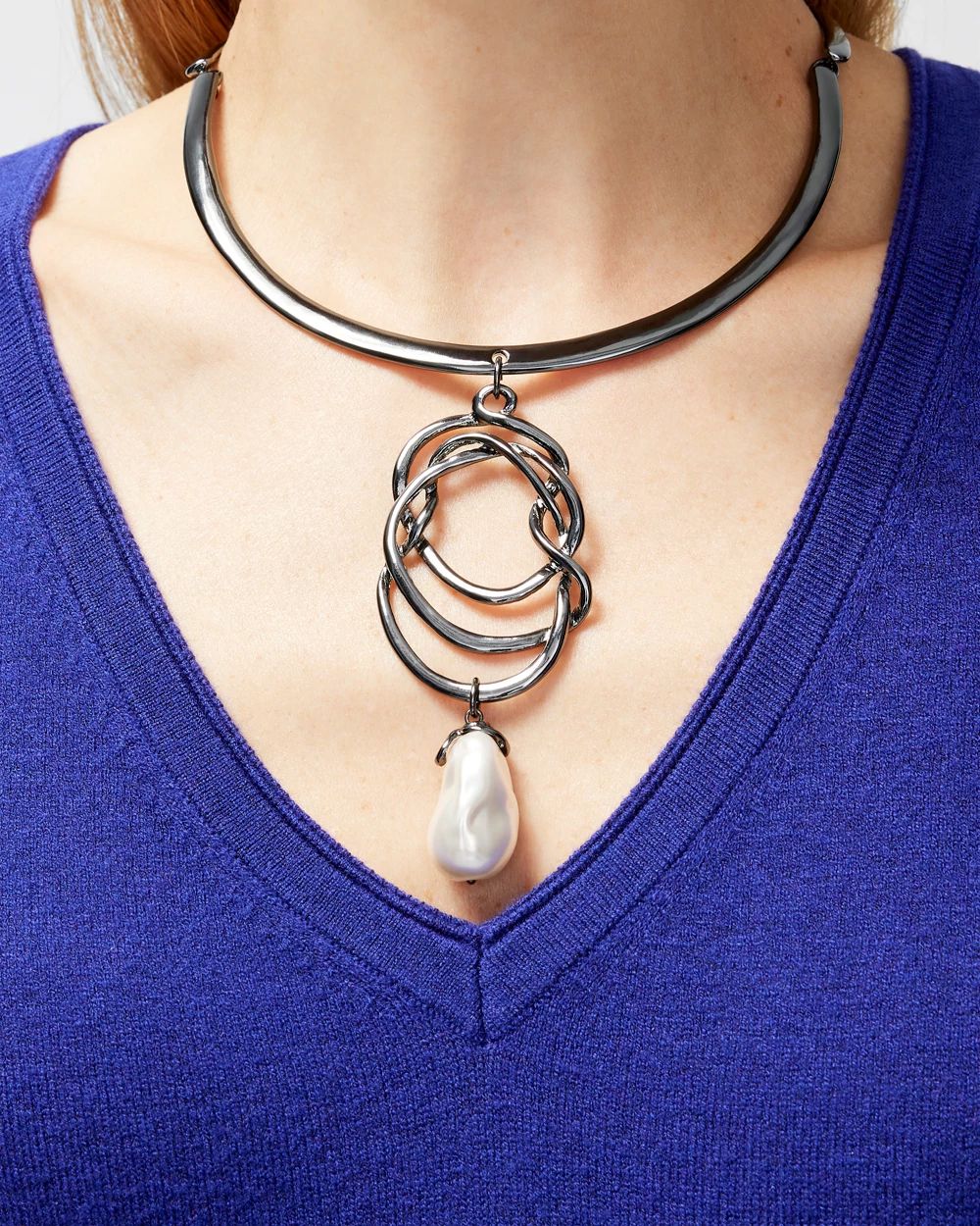 Faux Pearl Pendant Necklace
