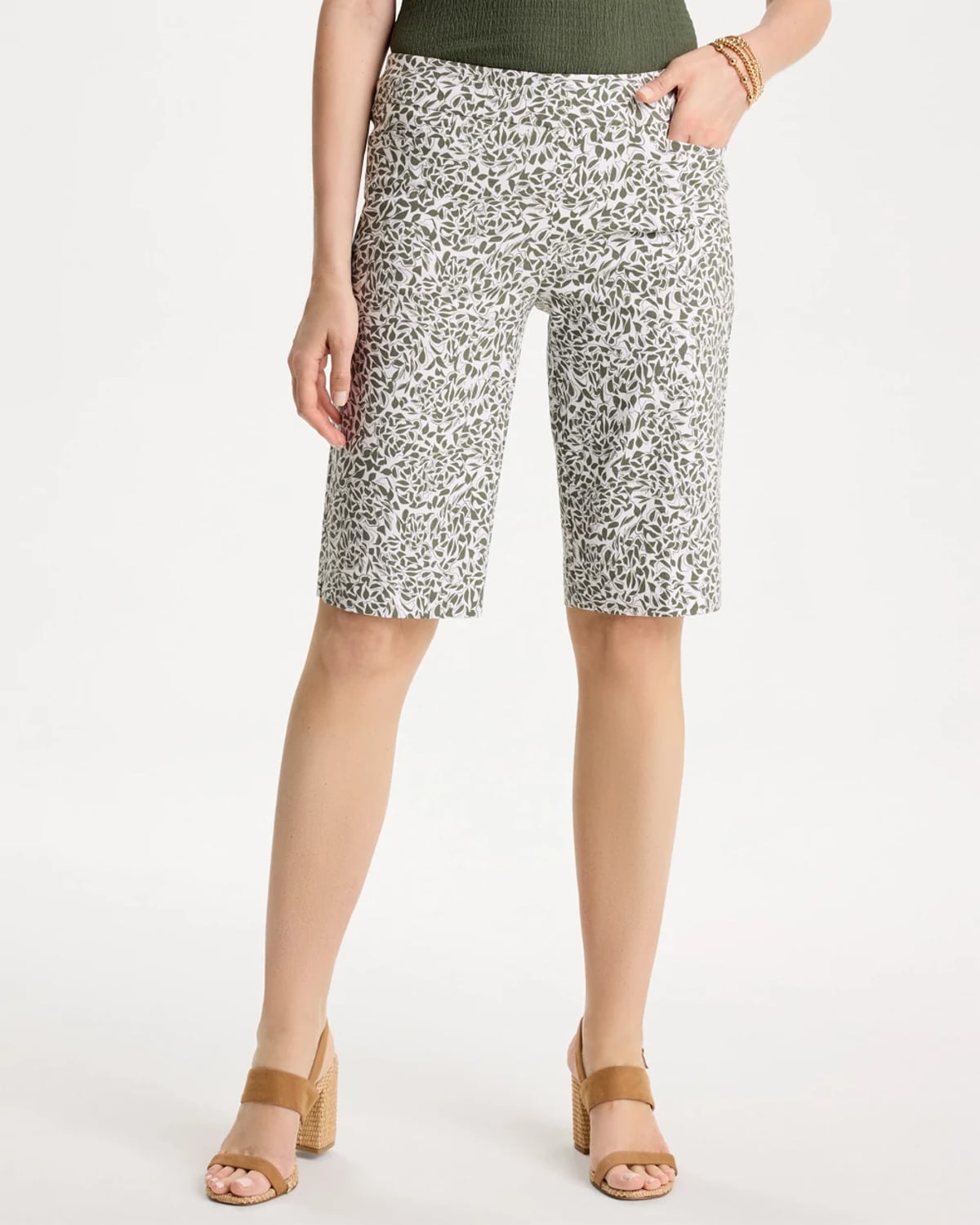 Chico's Fauna Brigitte Slim Shorts In White In Alabaster