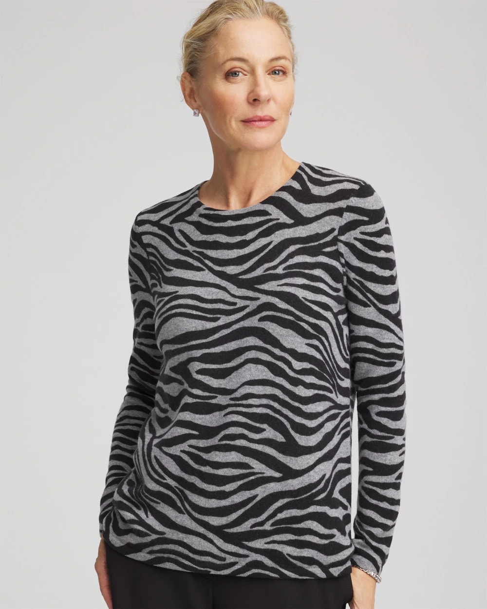 Chico's Cashmere Zebra Long-sleeve Pullover Sweater In Black