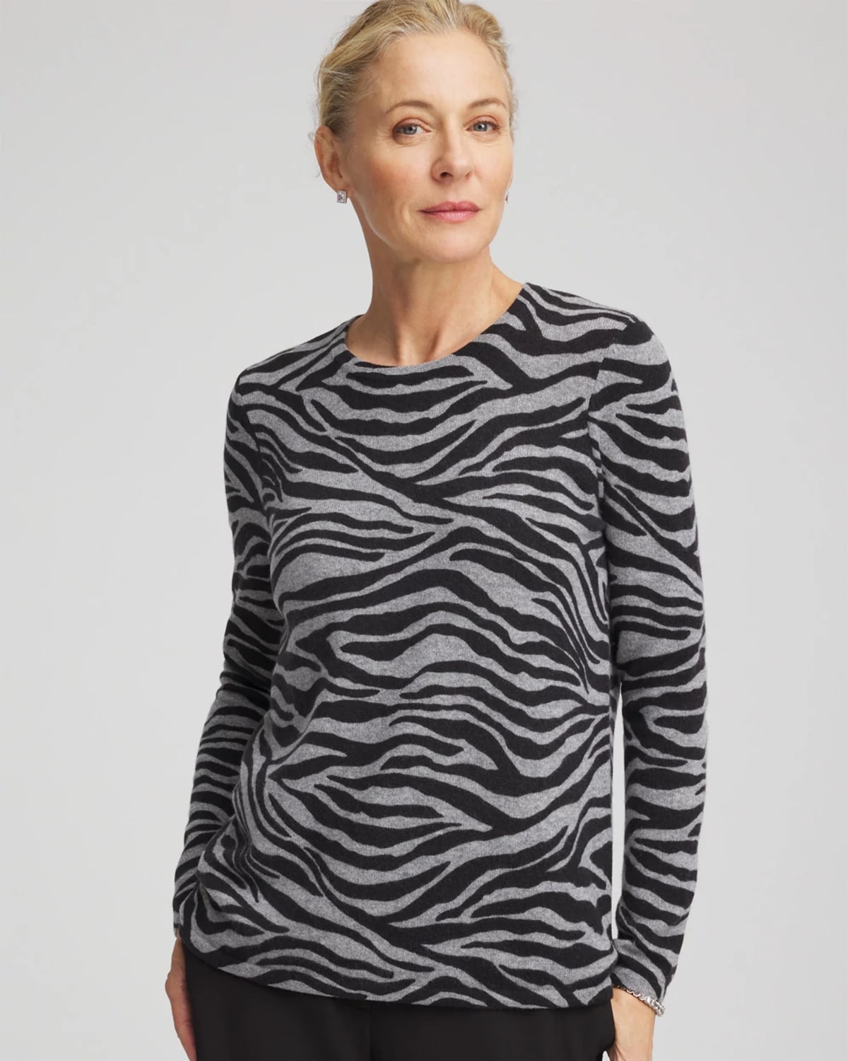 Chico's Cashmere Zebra Long-sleeve Pullover Sweater In Black
