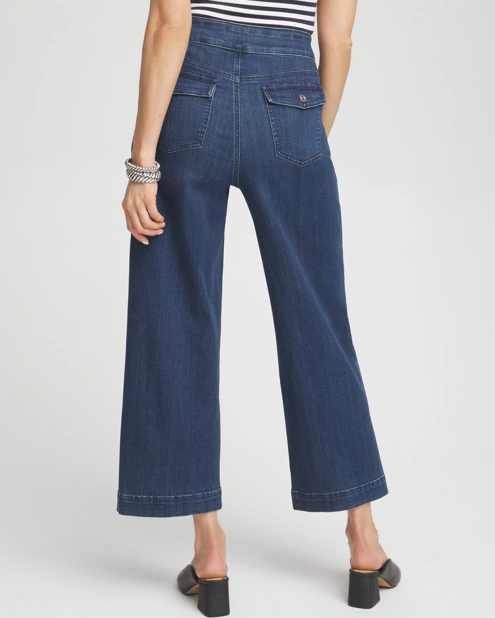Petite Pull-On Wide Leg Ankle Jeans