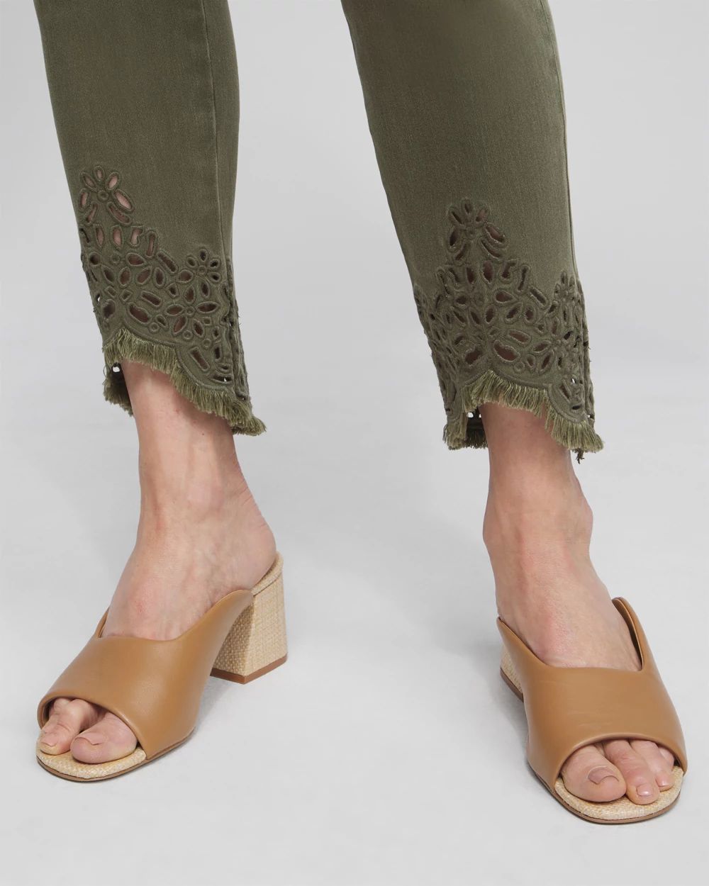 Eyelet Tulip Hem Pull-on Ankle Jeggings