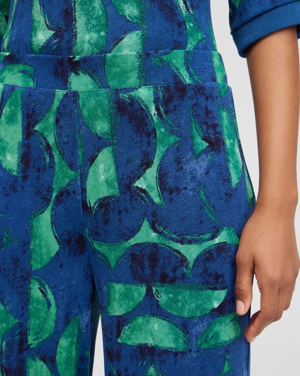 Travelers Half Moon Print Cropped Pants