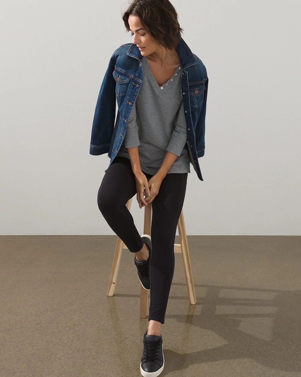 Zenergy Ribbed Trim V-neck Tunic