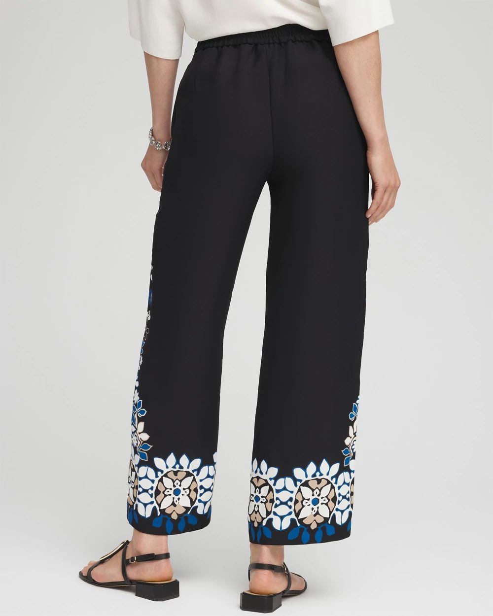 Placed Floral Print Soft Cropped Pants