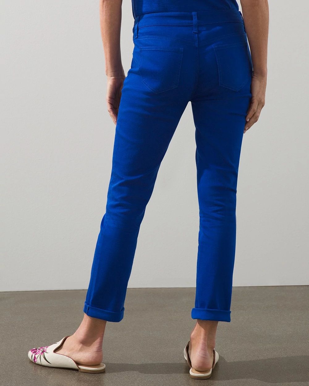 So Slimming Girlfriend Crops