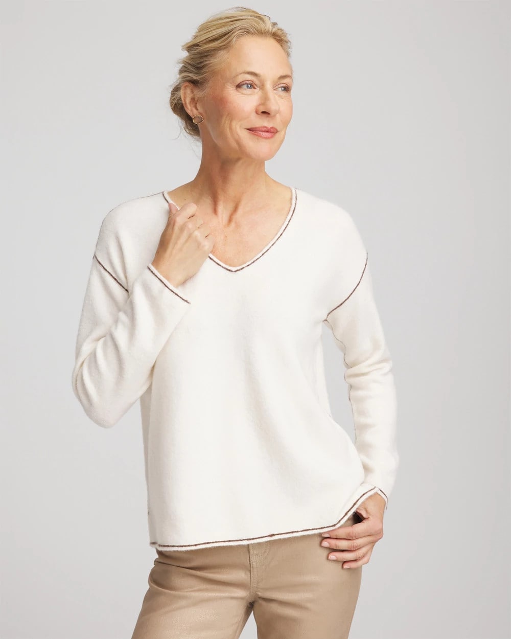 Chico's Contrast Stitch V-neck Sweater In Cream