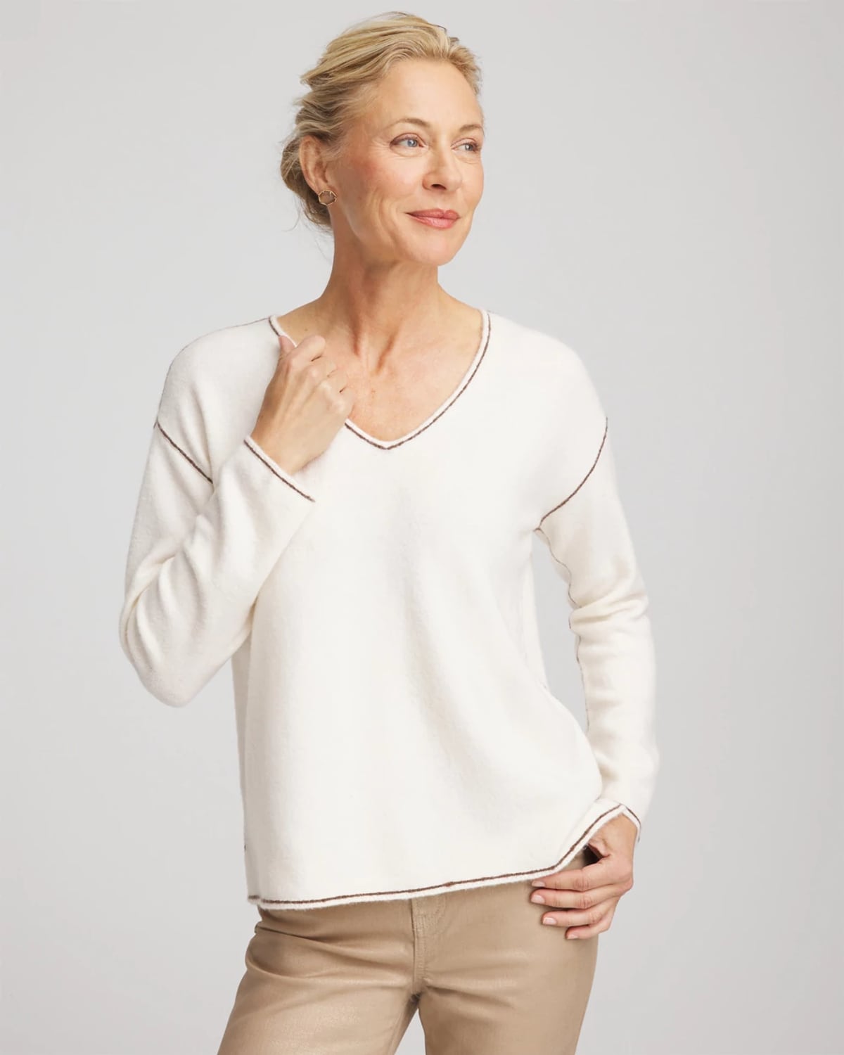 Chico's Contrast Stitch V-neck Sweater In Cream