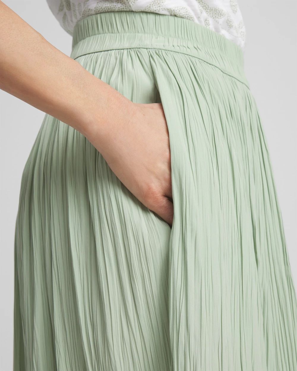 Pull-on Pleated Maxi Skirt