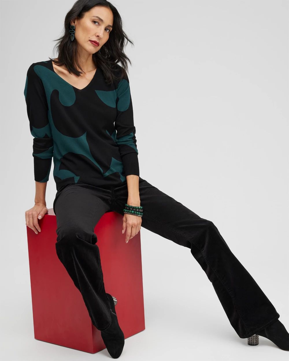 Green Scrolls V-neck Pullover Sweater