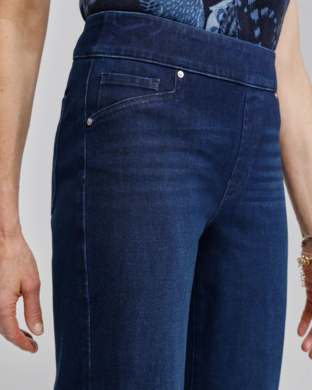 Petite Travelers Pull On Cropped Jeans