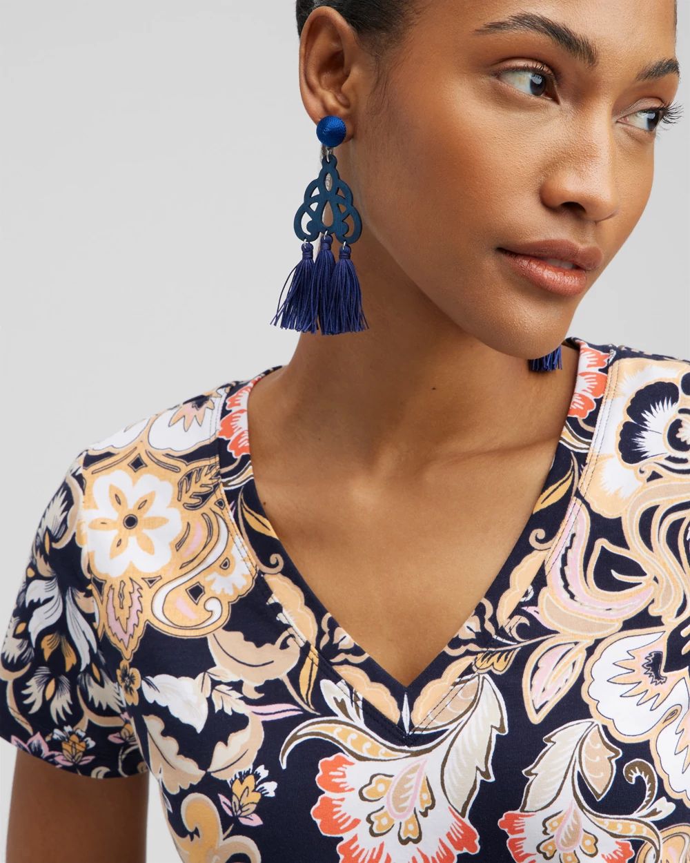 Scrolls V-neck Perfect Tee