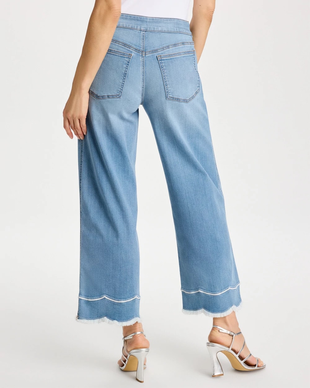 Petite Scallop Pull-On Wide-Leg Crop Jeans
