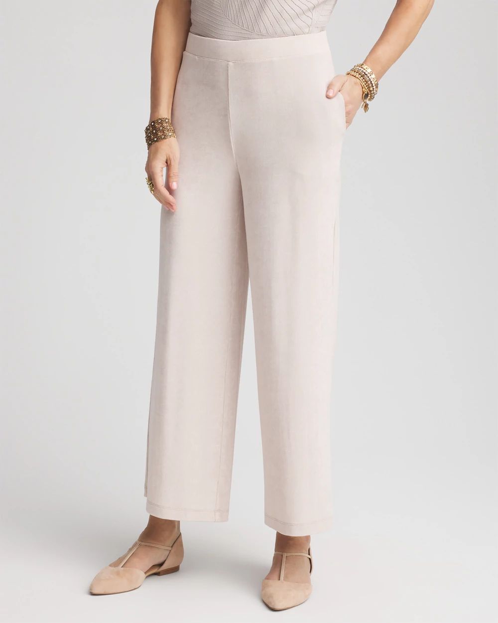 Travelers™ Wide Leg Pocket Cropped Pants