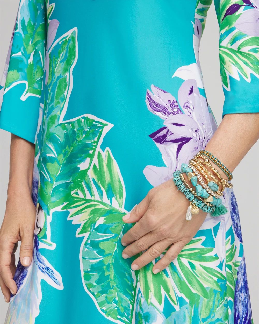 Turquoise Blue Seashell Stretch Bracelet click to view larger image.