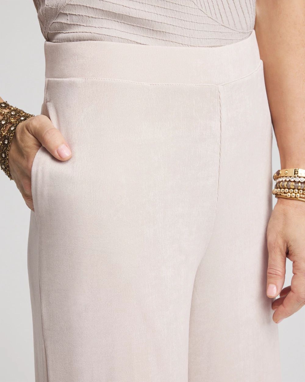 Travelers™ Wide Leg Pocket Cropped Pants