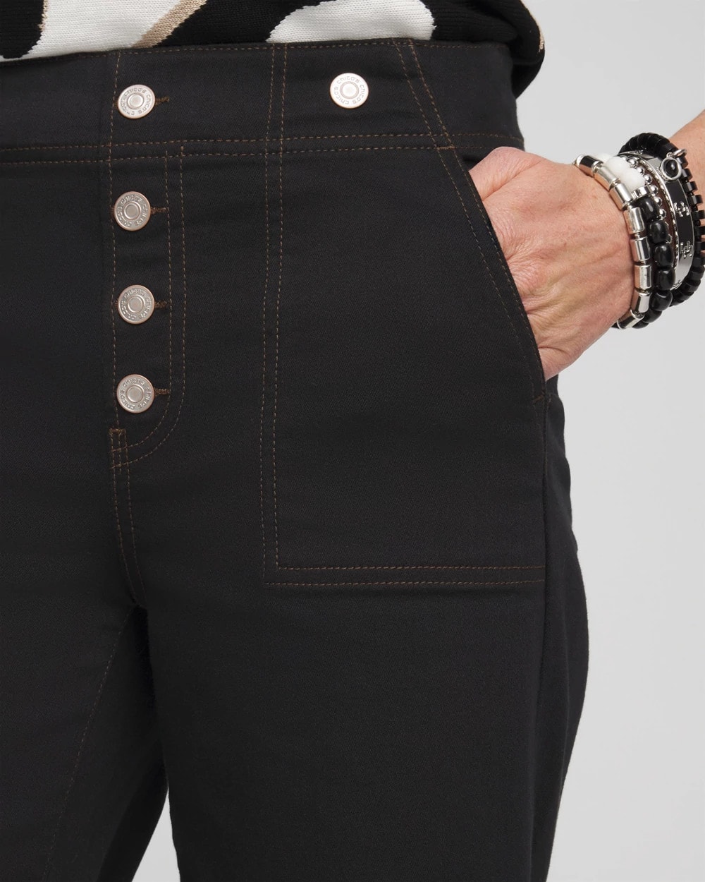 Faux Button Pull-on Cropped Jeans