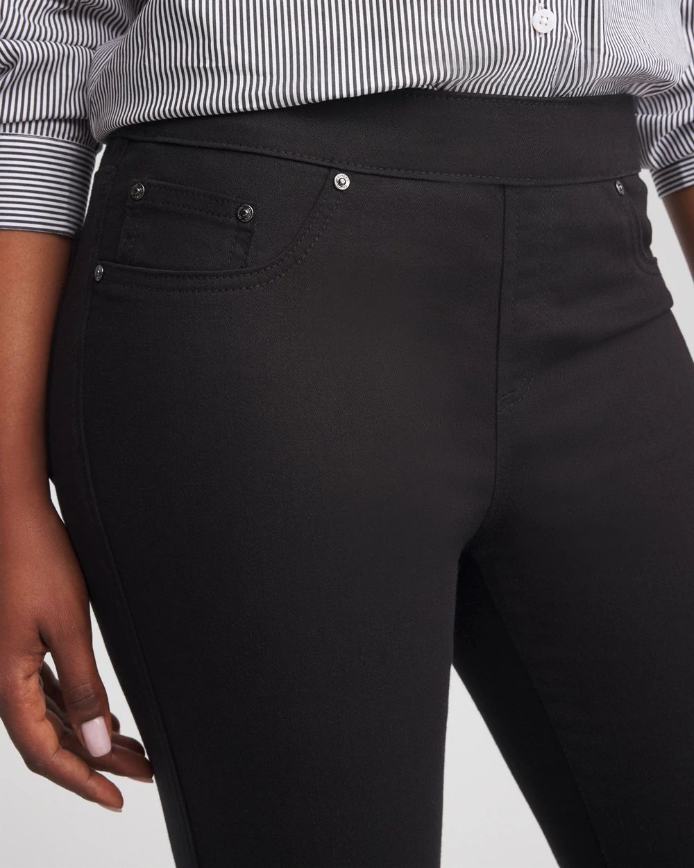 Petite Pull-On Slim Bootcut Jeggings