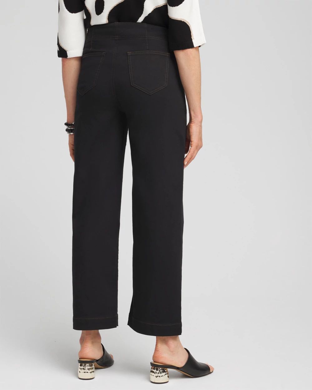 Faux Button Pull-on Cropped Jeans