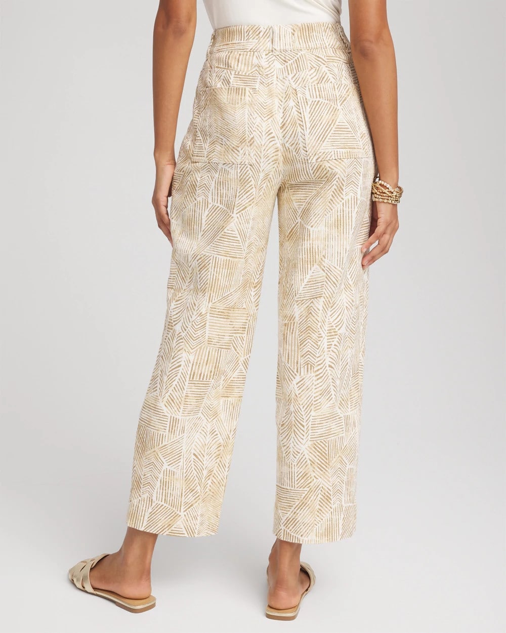 Chico's Printed Cropped Straight-leg Pants In White In Sand