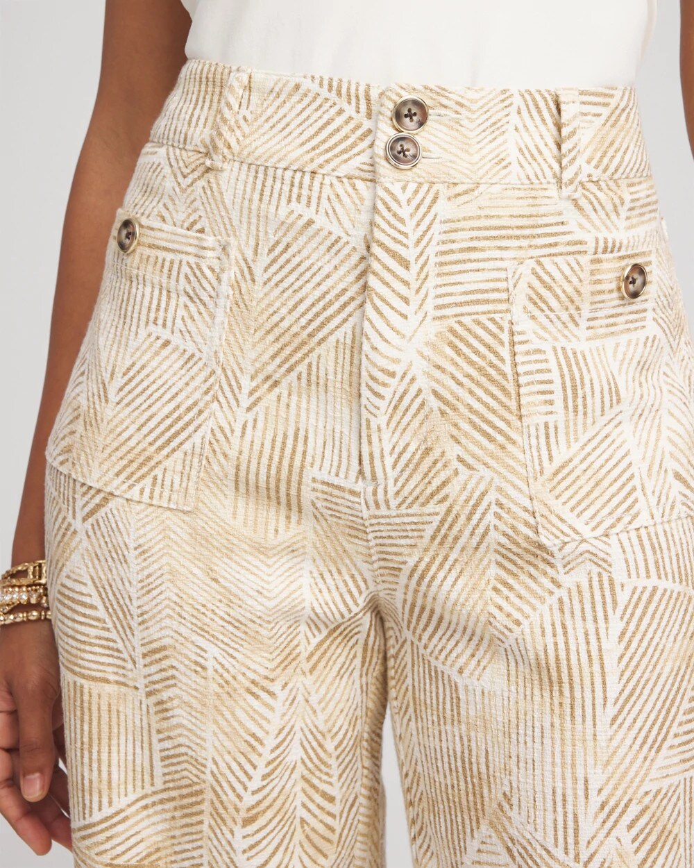 Chico's Printed Cropped Straight-leg Pants In White In Sand